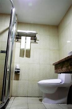 Guan Zhong Hotel Huayin Exterior photo